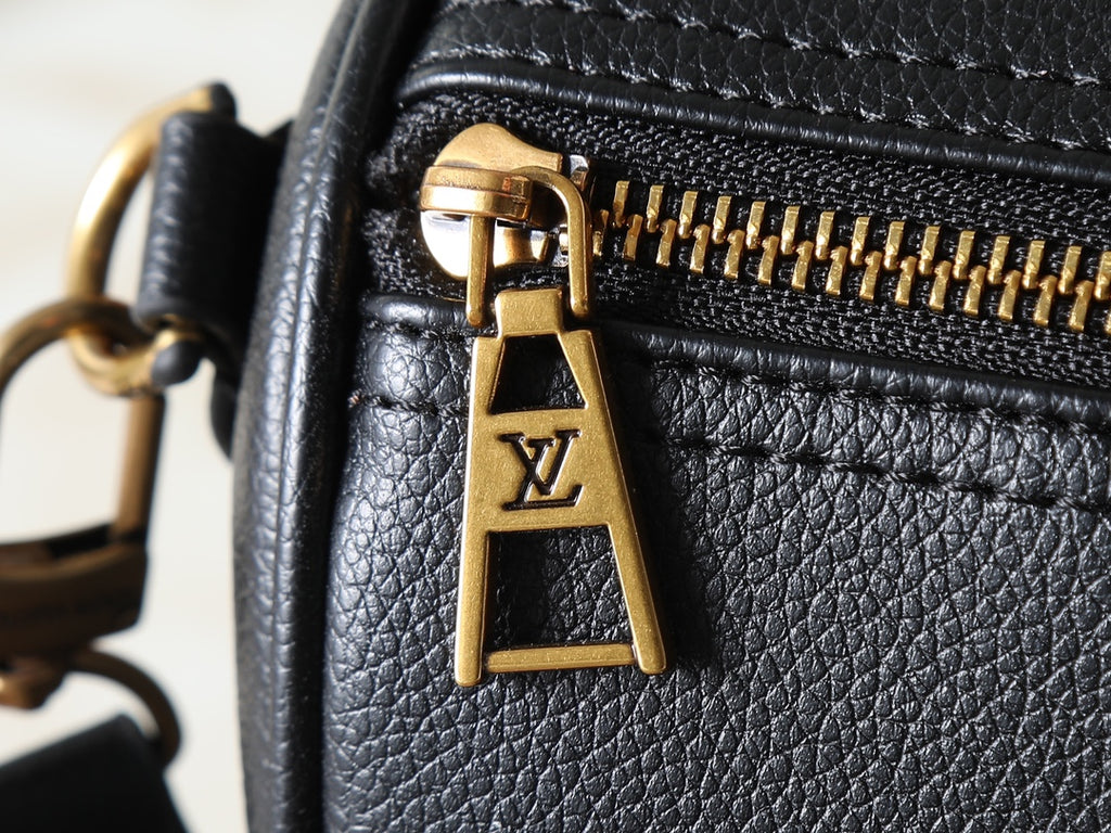 146PE40B Popular leather bag