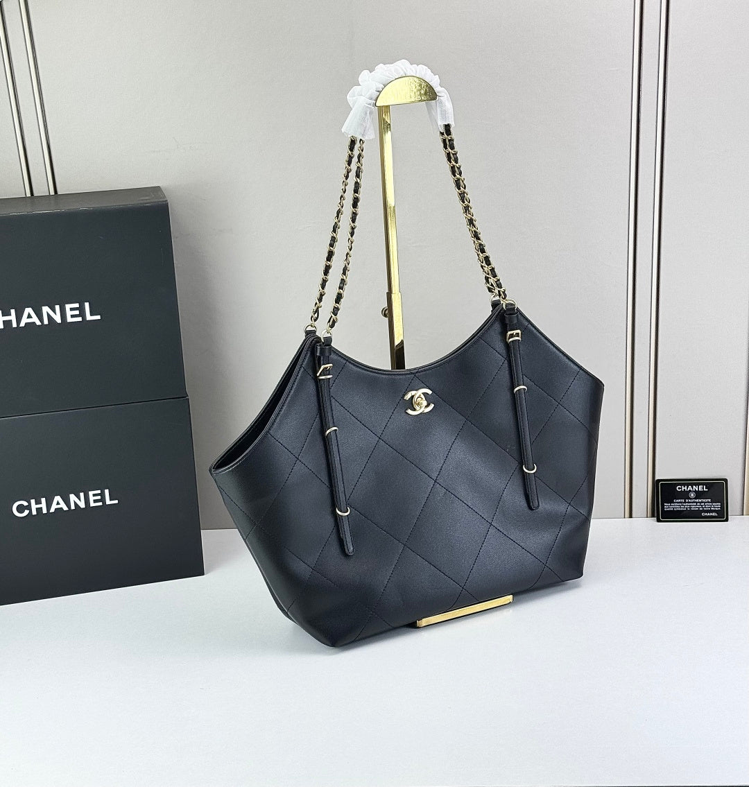 146PC11B Popular leather bag
