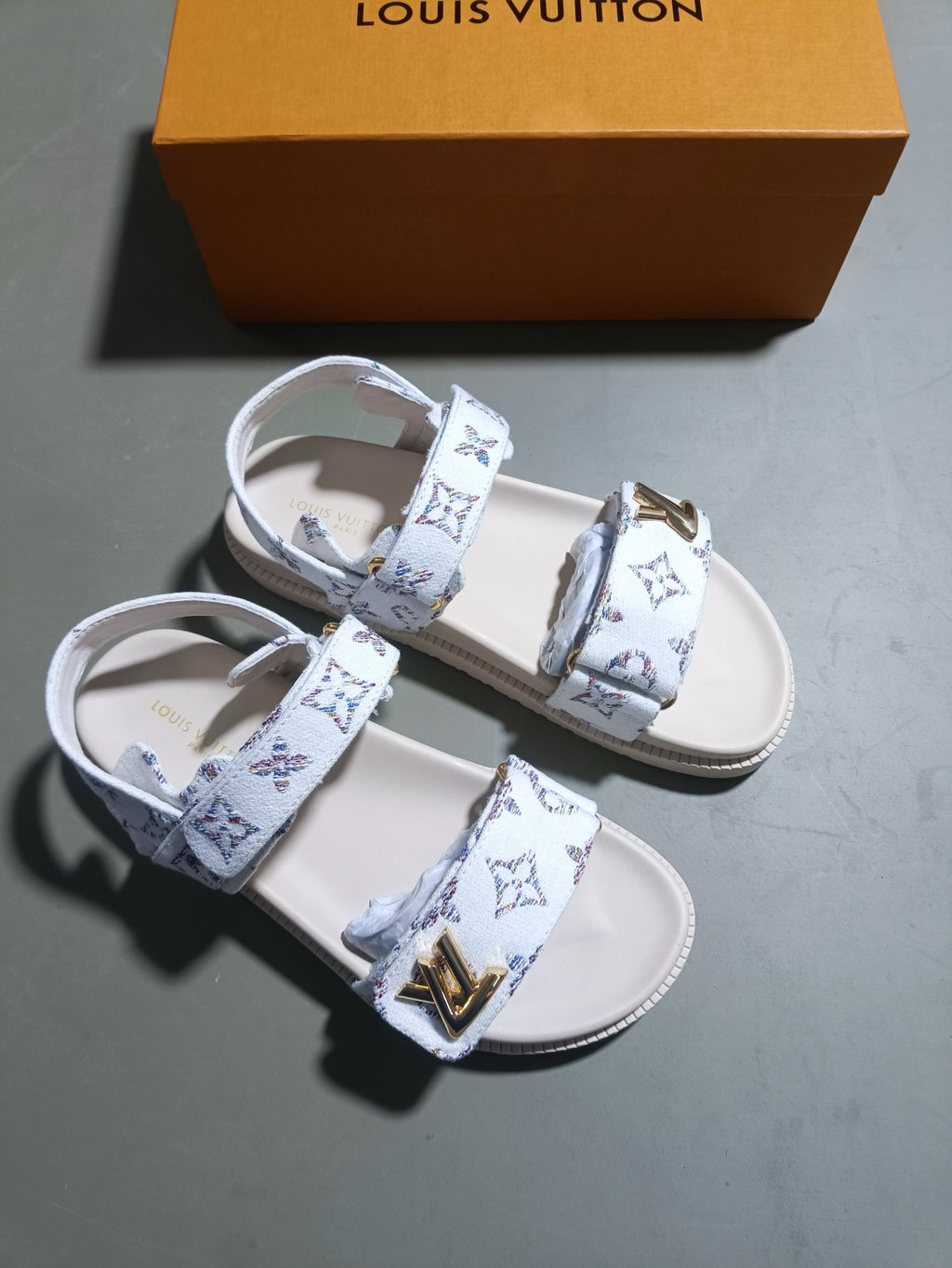 5LE211Z Popular sandals