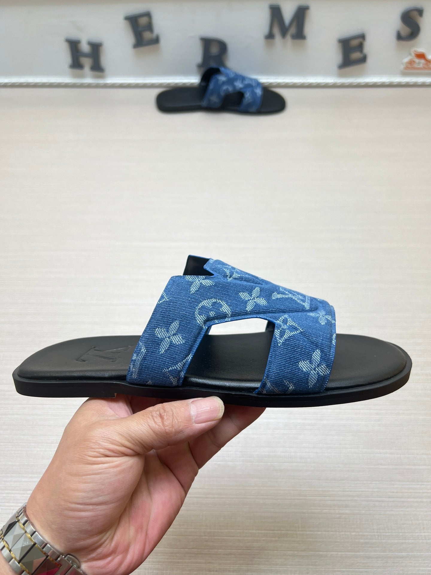 54E32Z Popular slippers