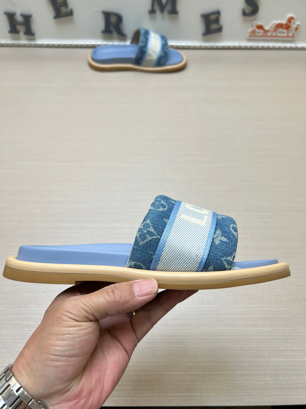 535ZE301Z Popular Slippers