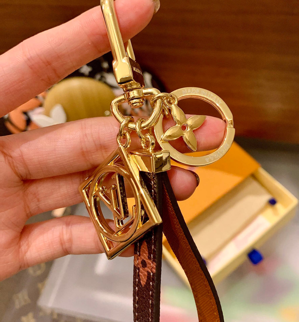 35ZE95A Popular bag 's charms accessories