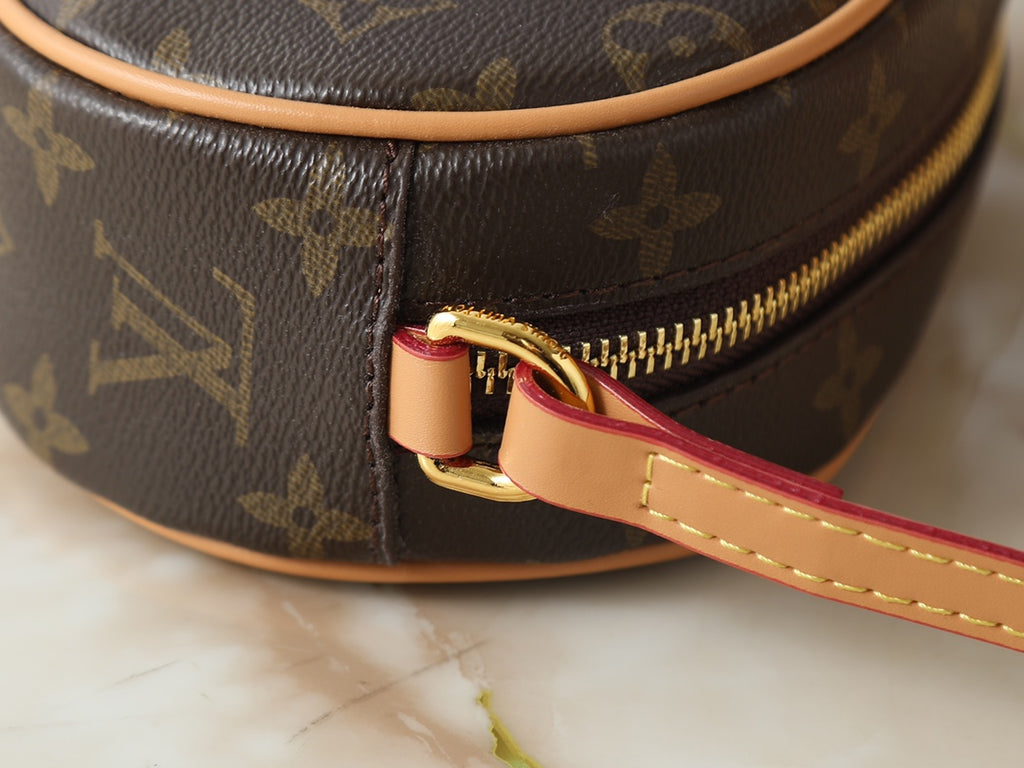 146PE113B Popular leather bag