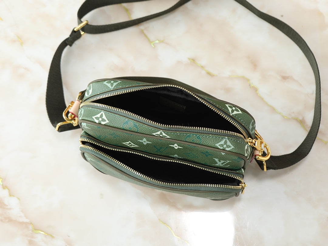 146PE110B Popular leather bag
