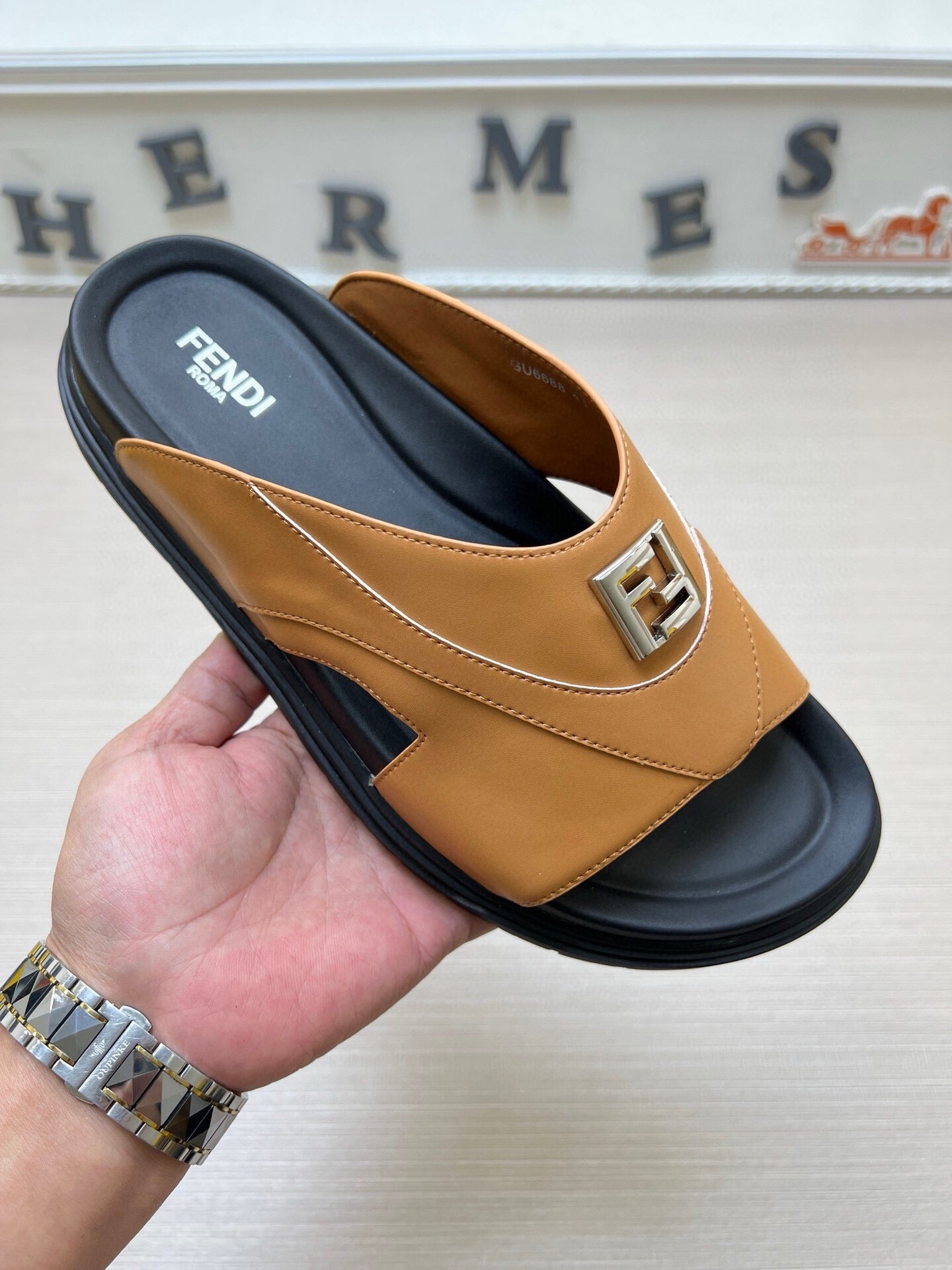 5LF221Z Popular Slippers