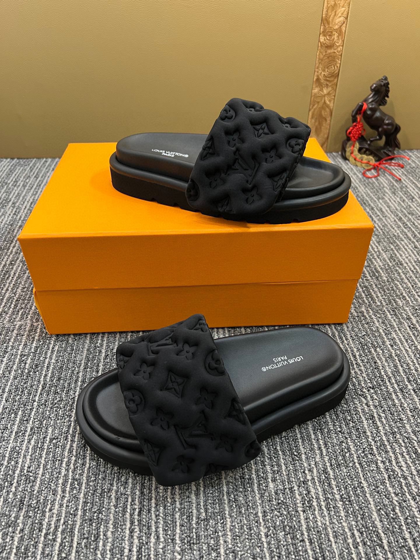 5YE116Z Popular Slippers