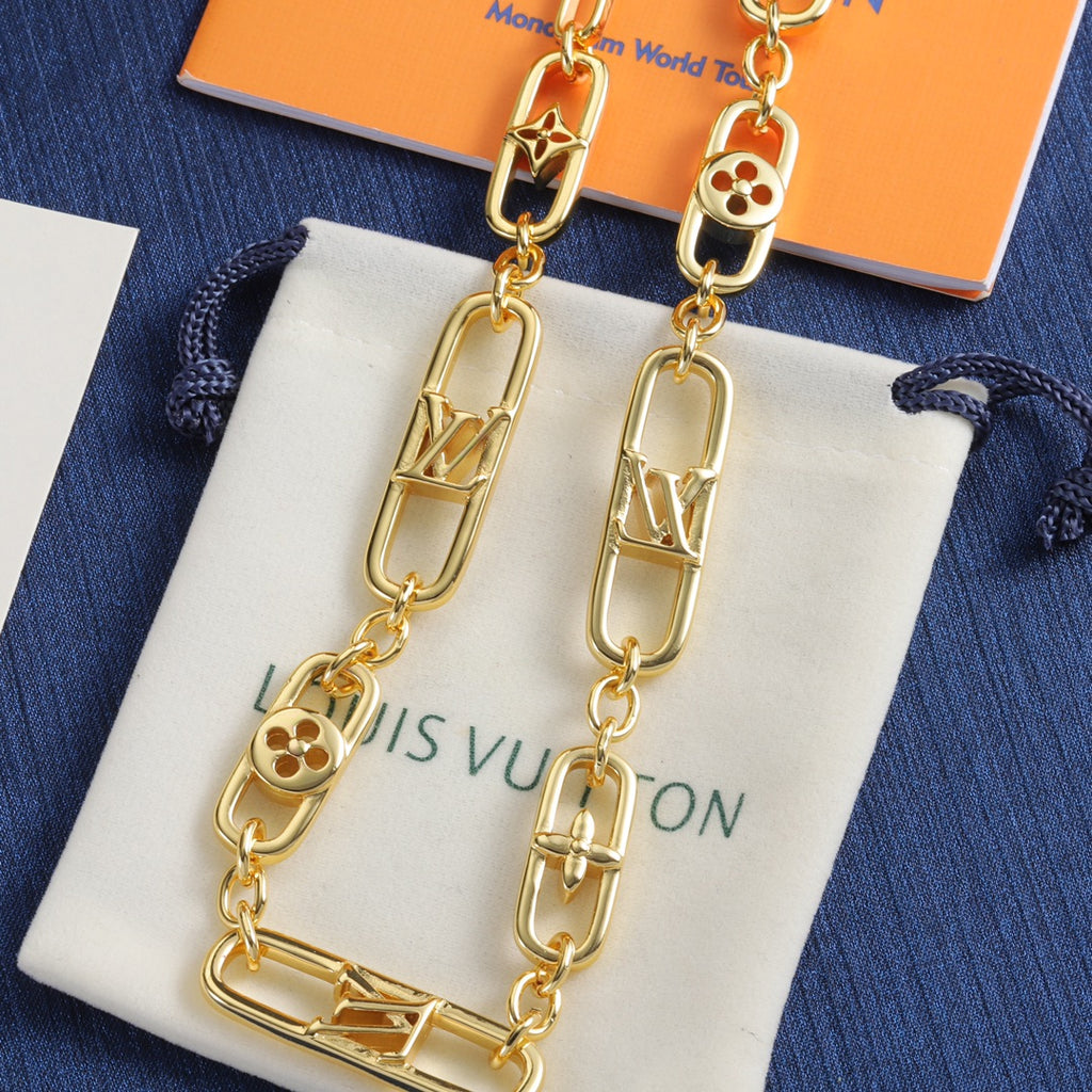 175R35X Popular    Necklaces