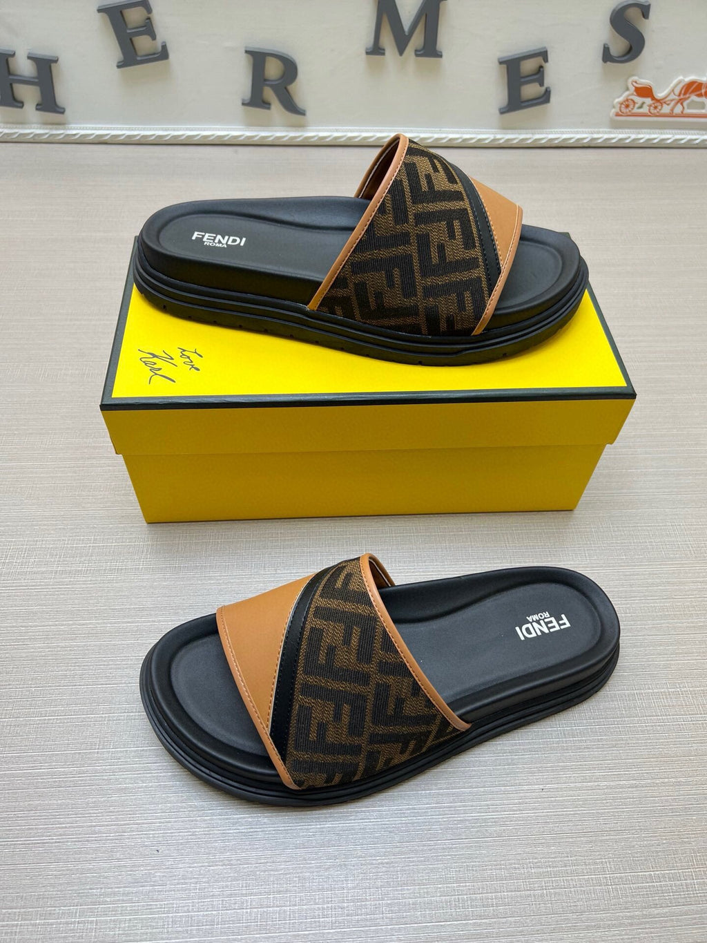 5LF223Z Popular Slippers