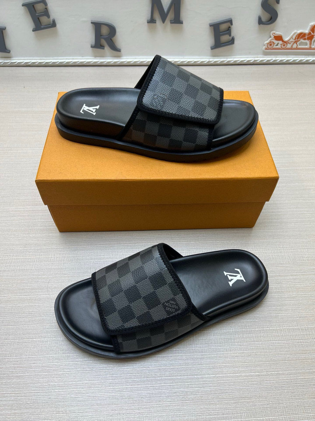 5WE245Z Popular Slippers