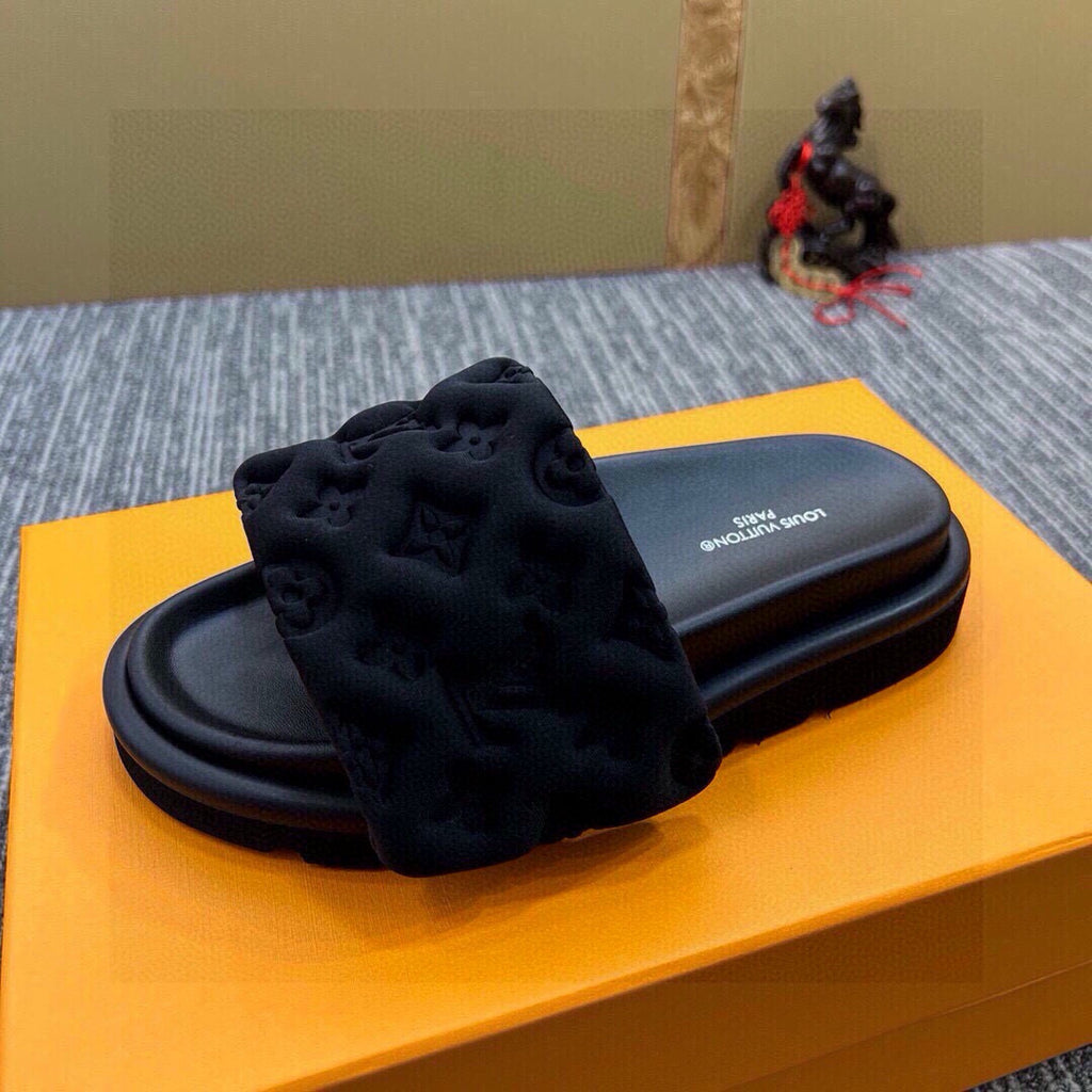 5QE13Z Popular Slippers