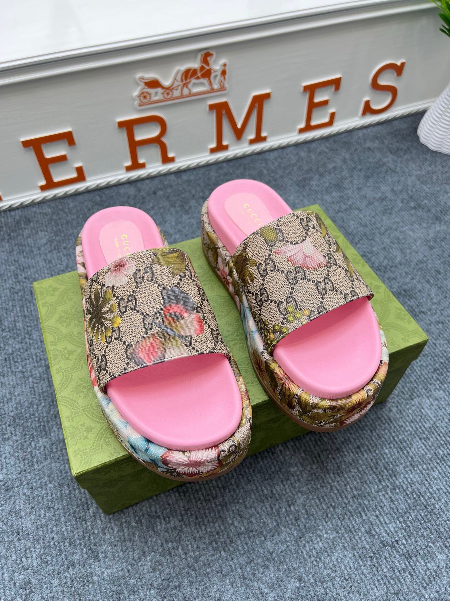 54B122Z Popular slippers  Sole thickness 5.5cm
