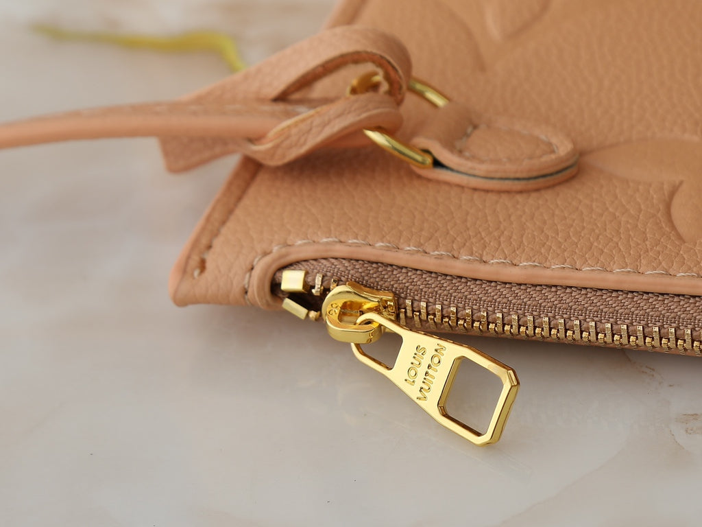 146PE92B Popular leather bag