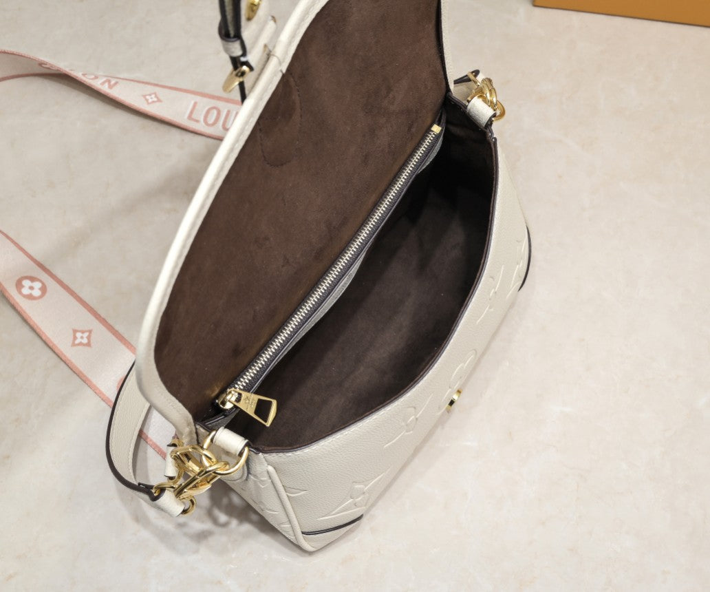 136PE40B Popular leather bag