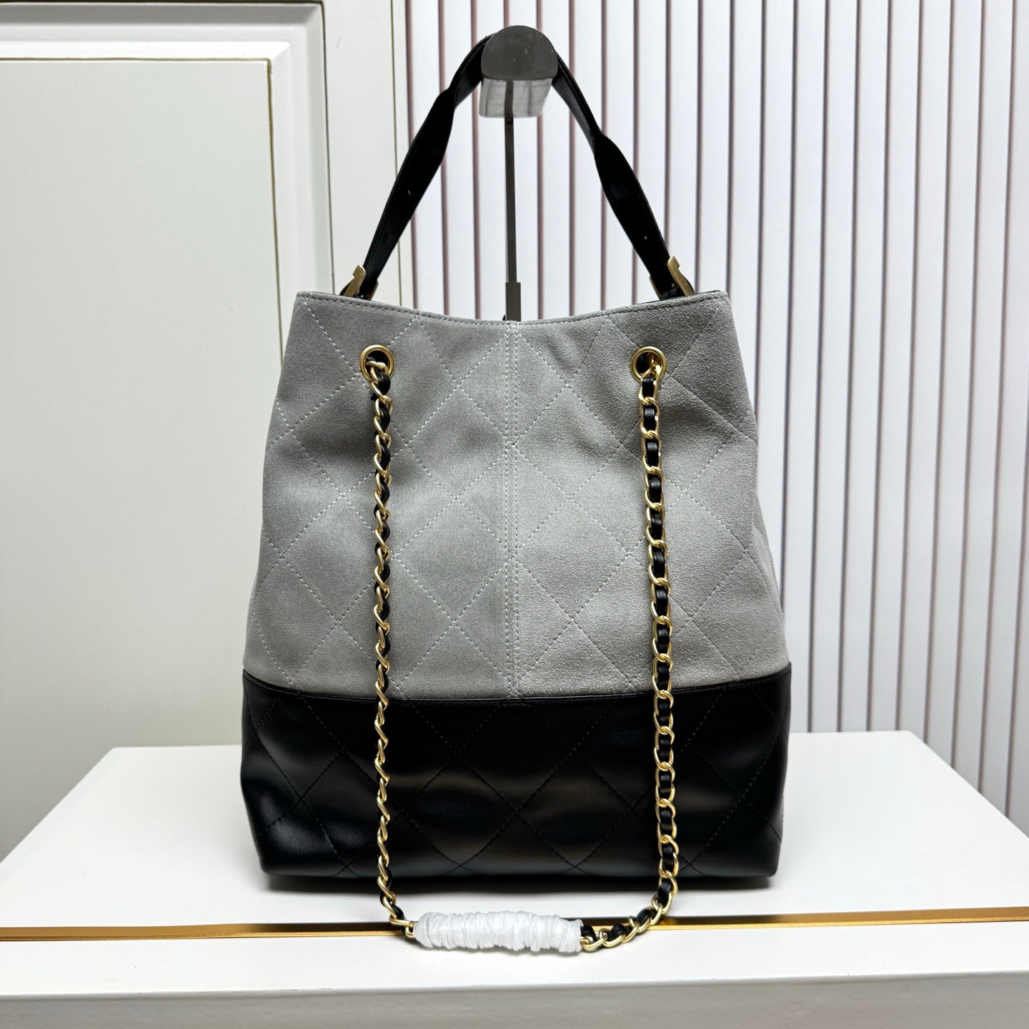 146PC19B Popular leather bag