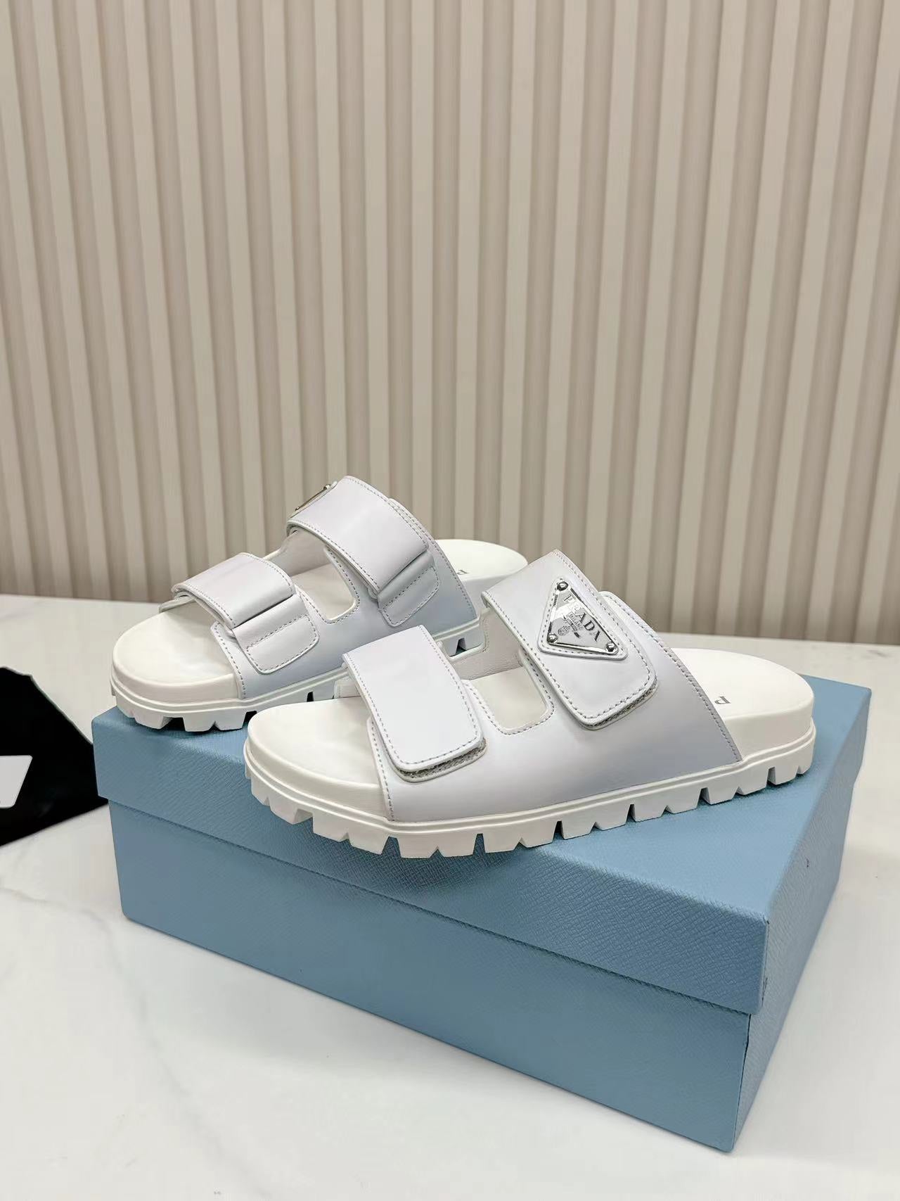 14PD26Z Popular sandals