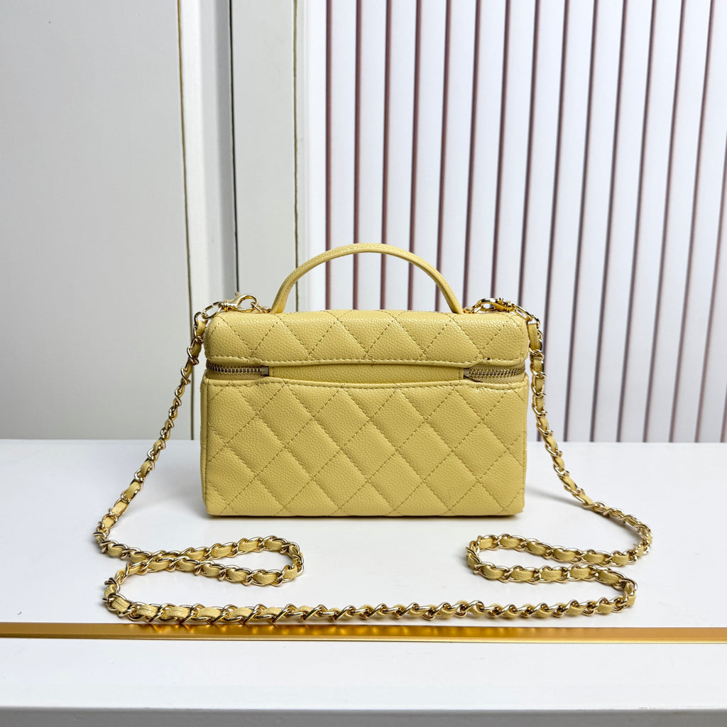 B1X66C19  Popular leather bag