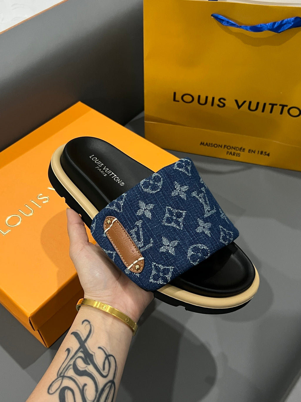 14E73Z Popular Slippers