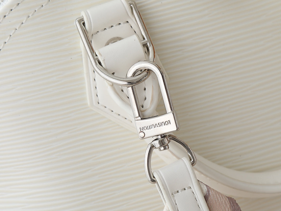 146PE102B Popular leather bag