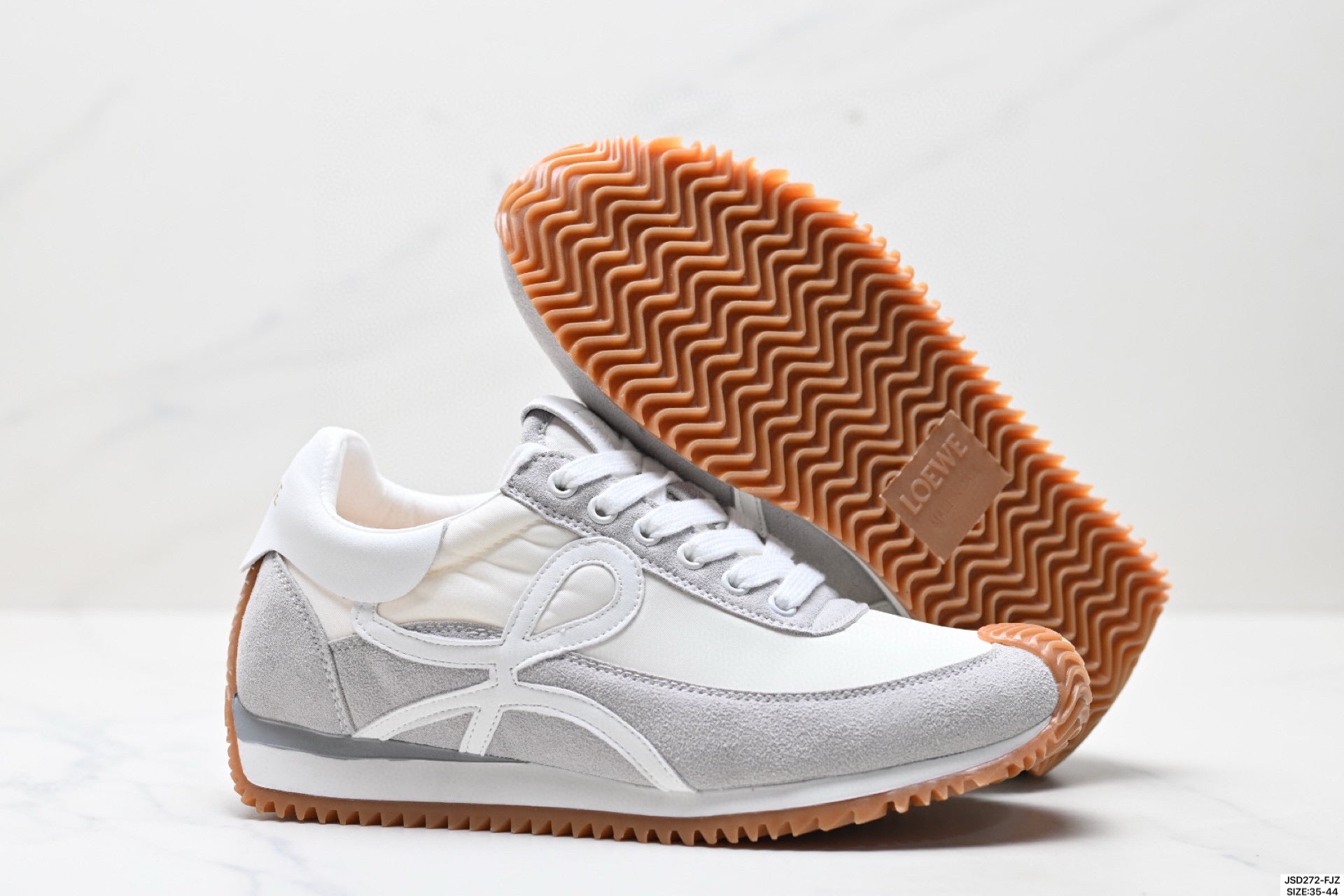 475RJ3Z  Popular sneakers