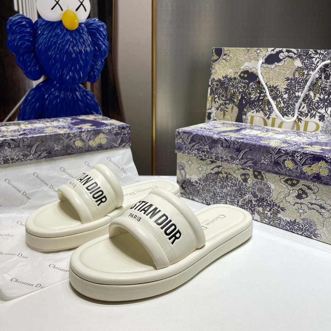 14D76Z Popular slippers
