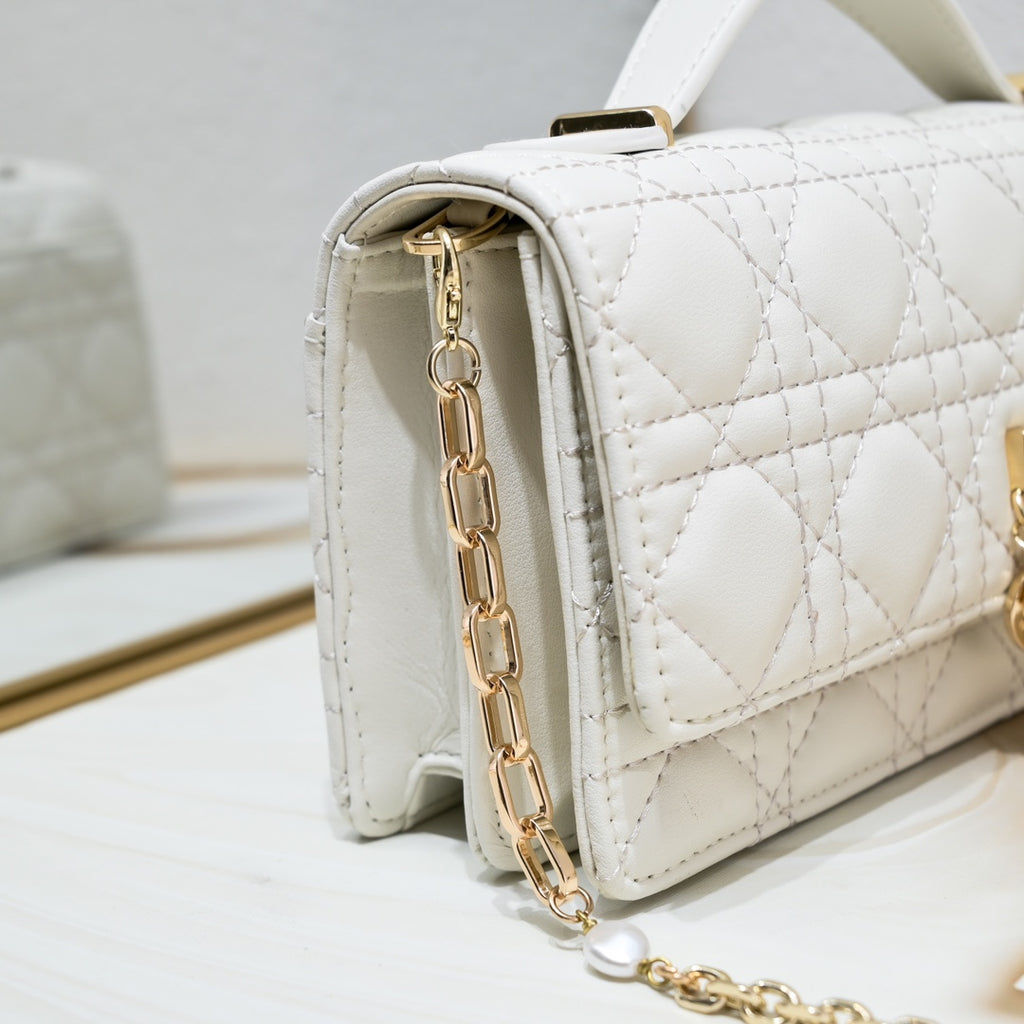 136ND28B Popular leather bag