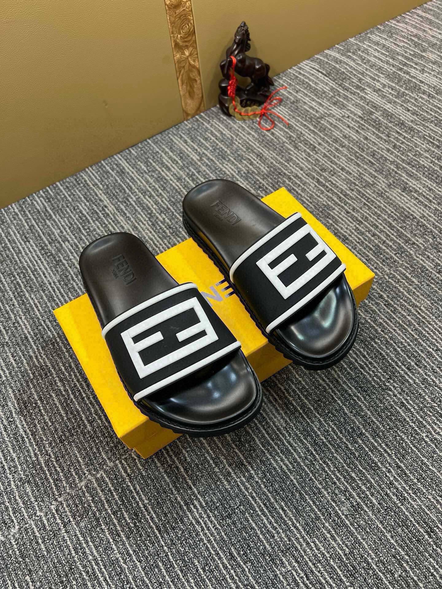 535ZF286Z Popular Slippers