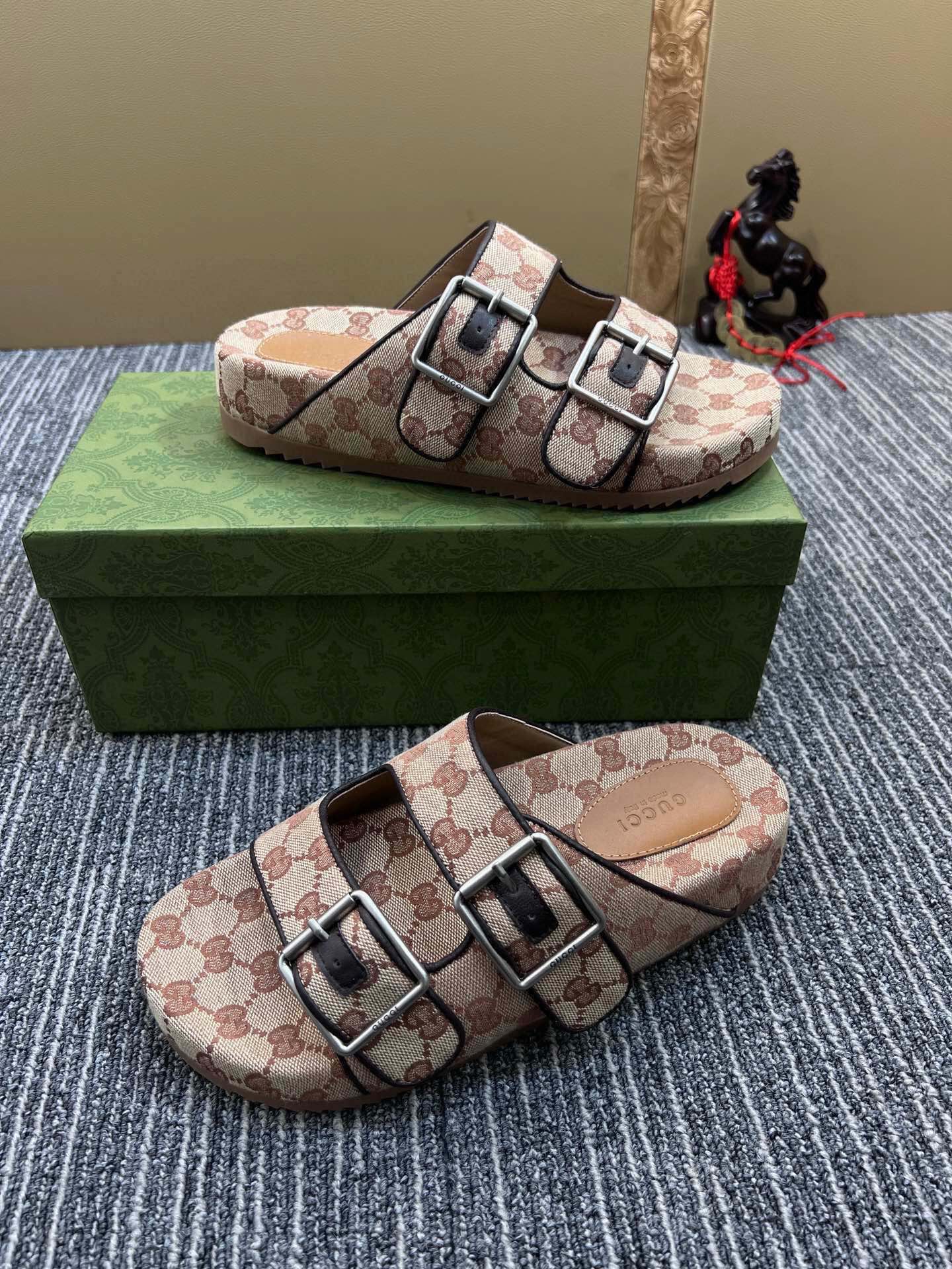 54B123Z Popular slippers