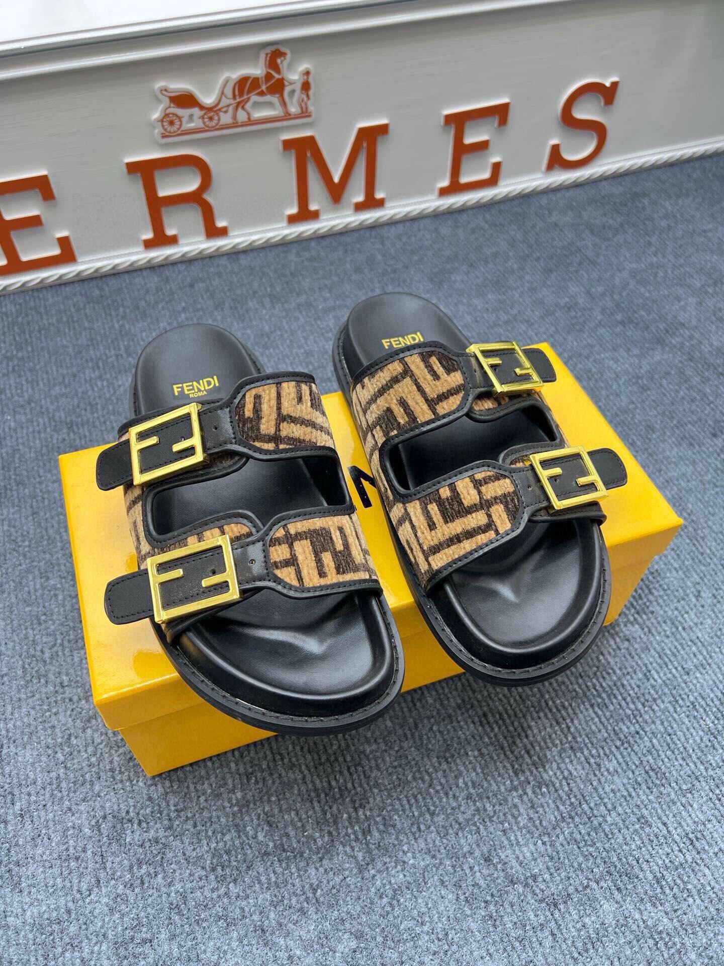 54F38Z Popular slippers