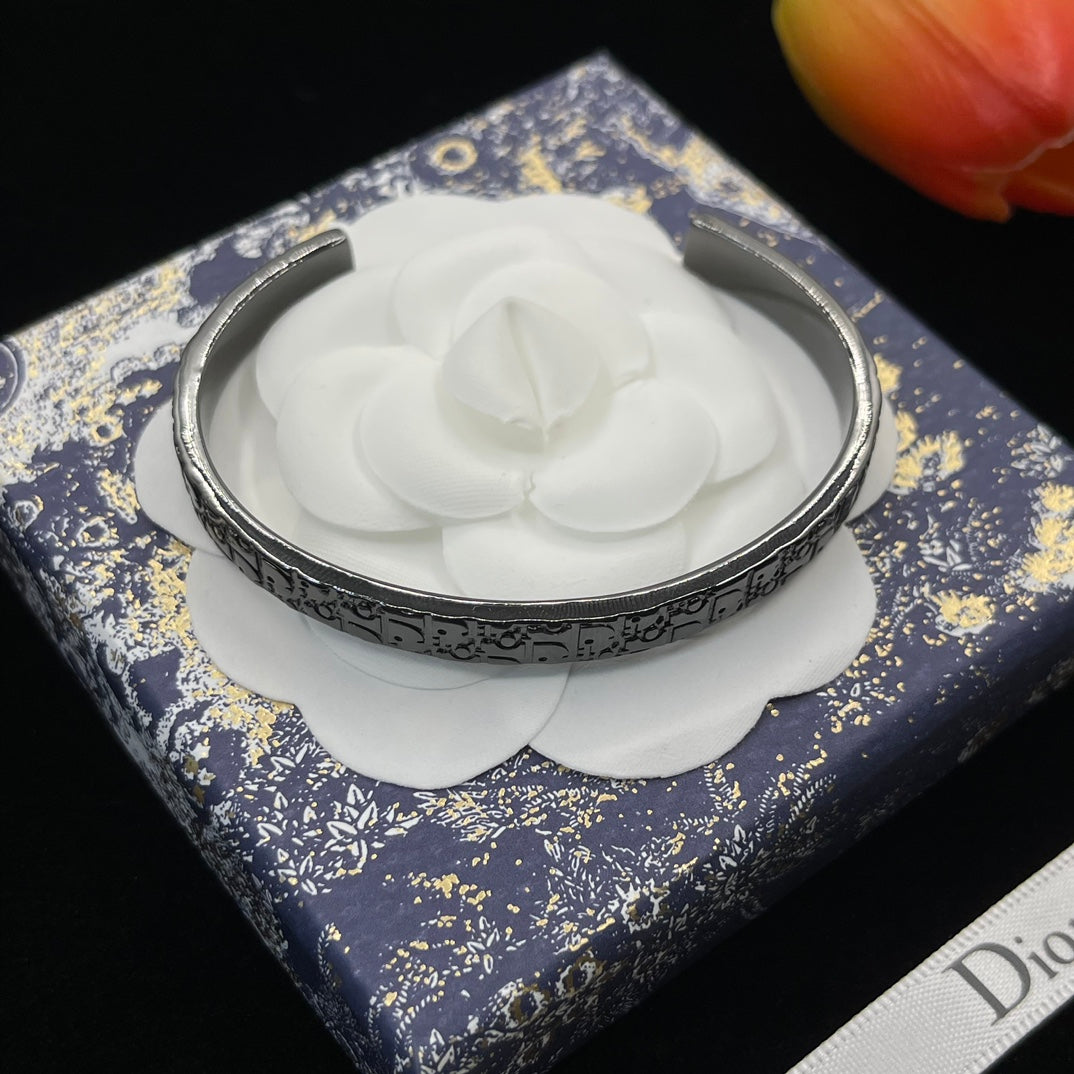 14D672K  Popular Bracelets