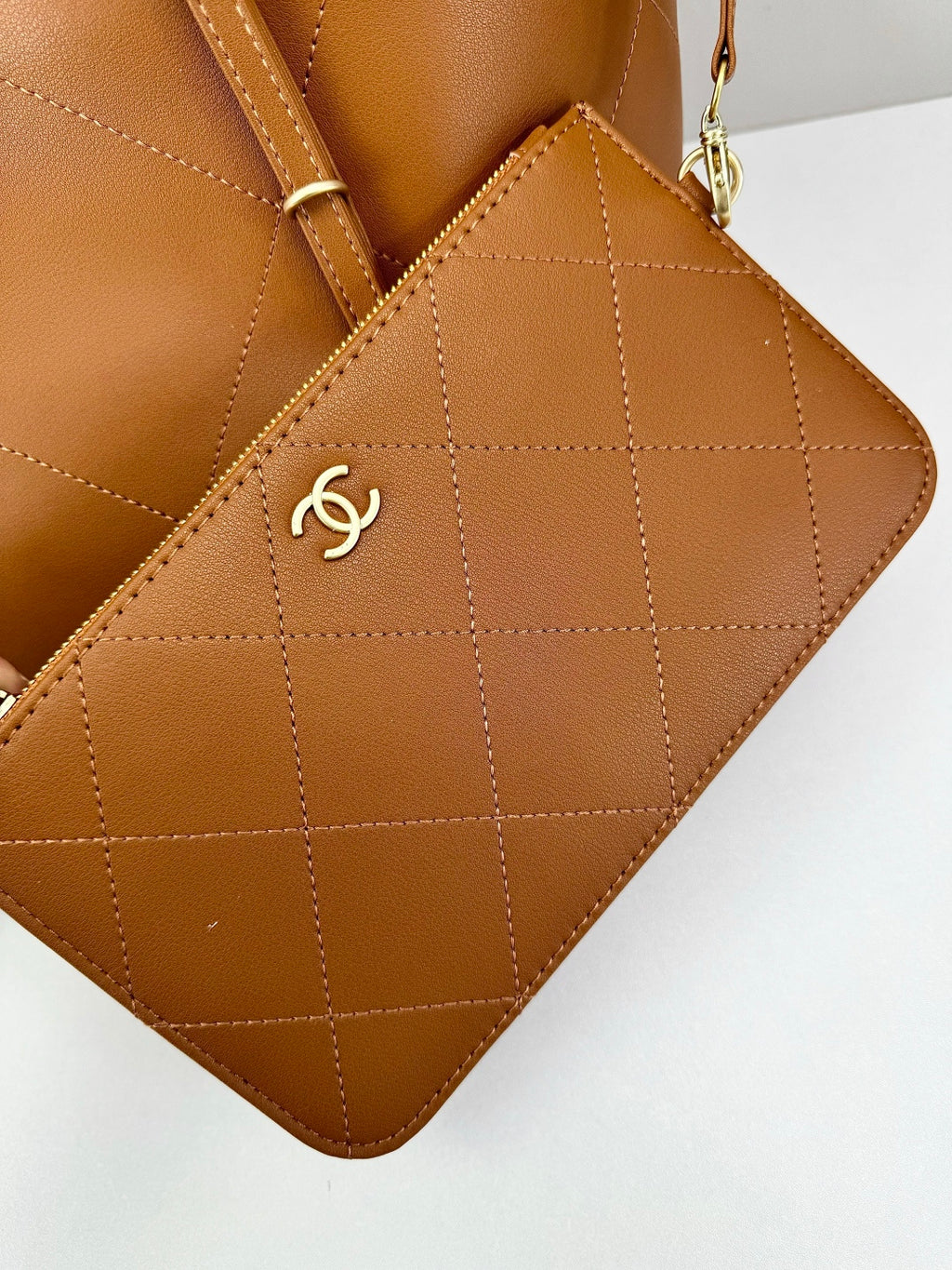 146PC11B Popular leather bag