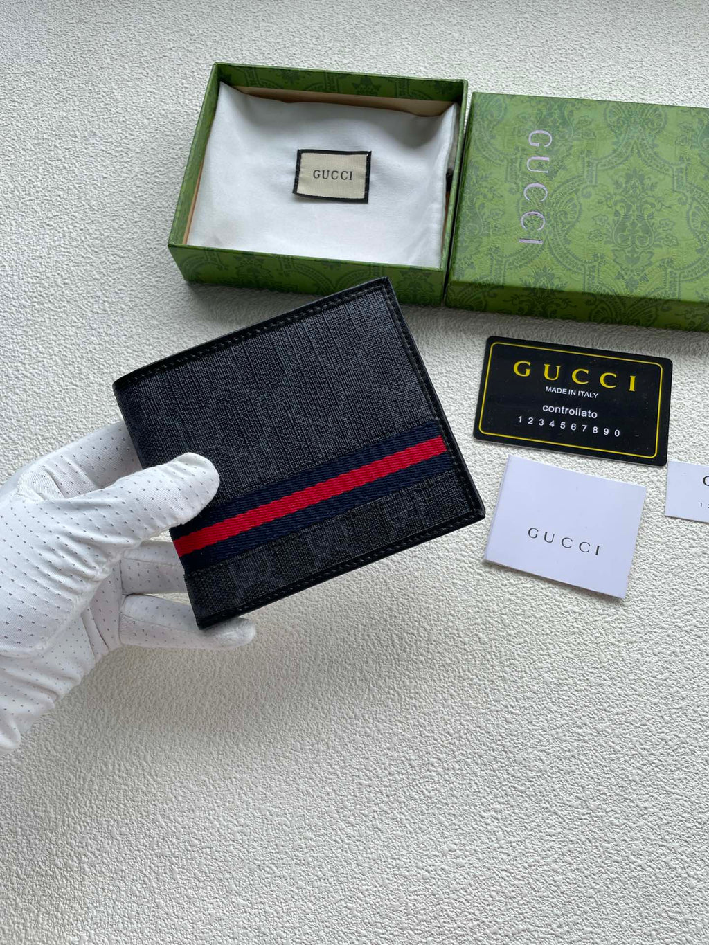 146XB9B Popular leather wallets ( with full packaging )