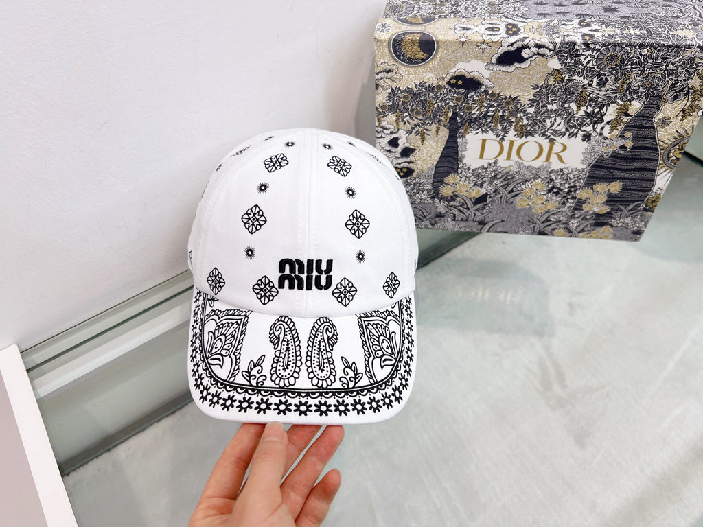 15QA82M Popular hats