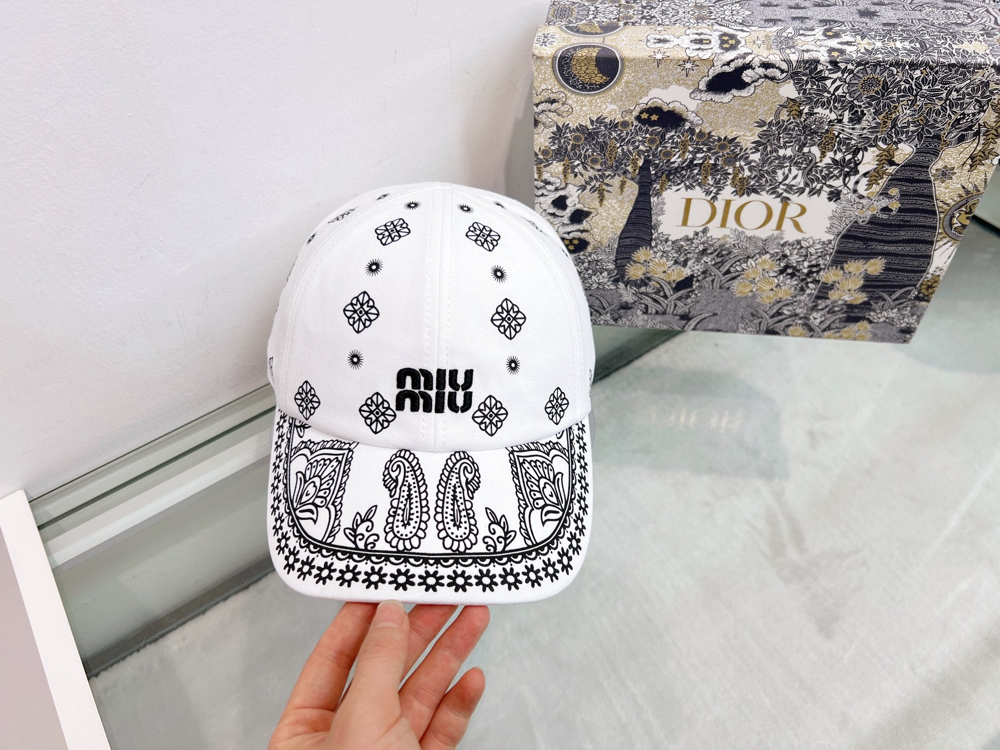 15QA82M Popular hats