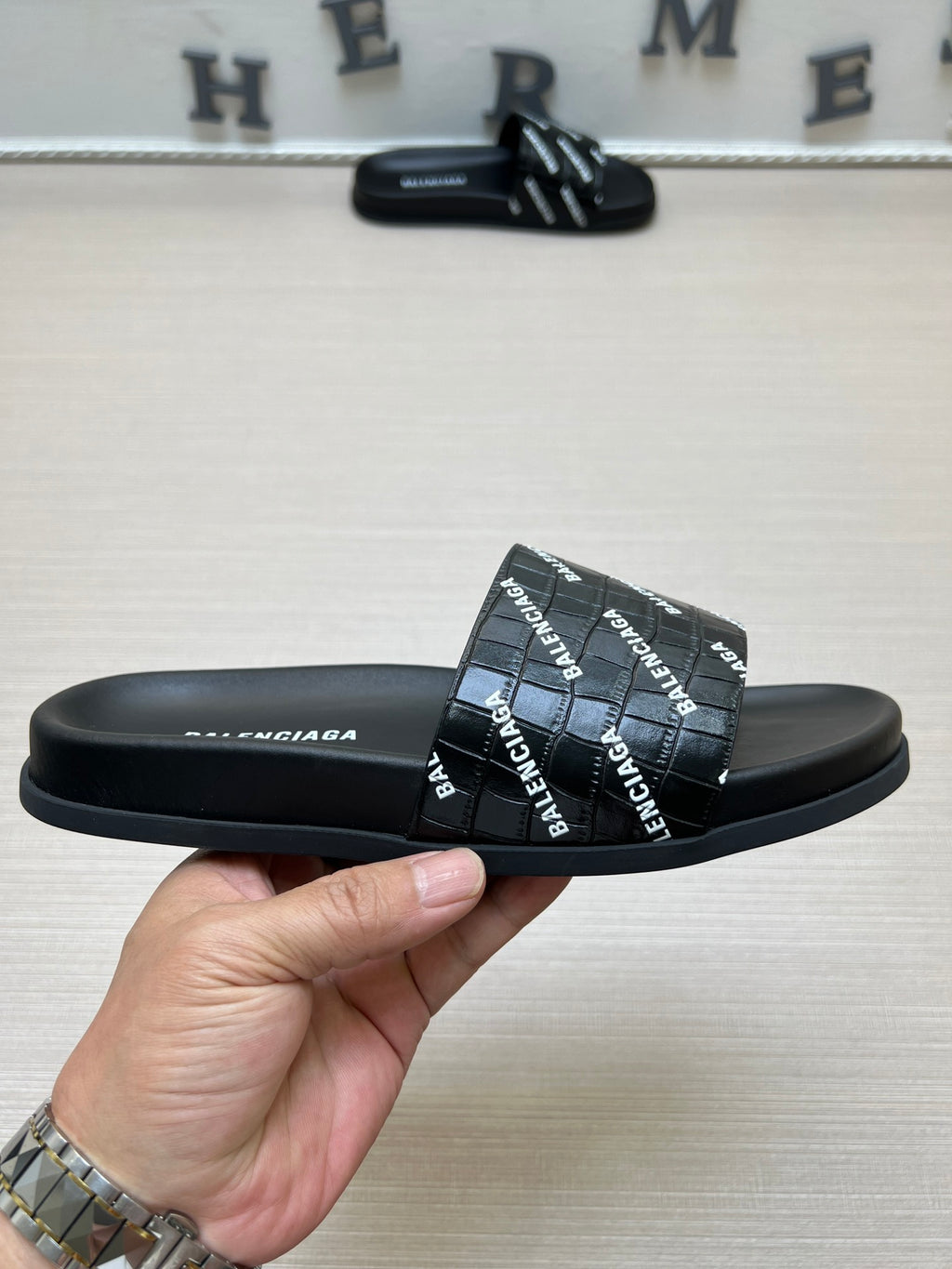 54J99Z Popular slippers