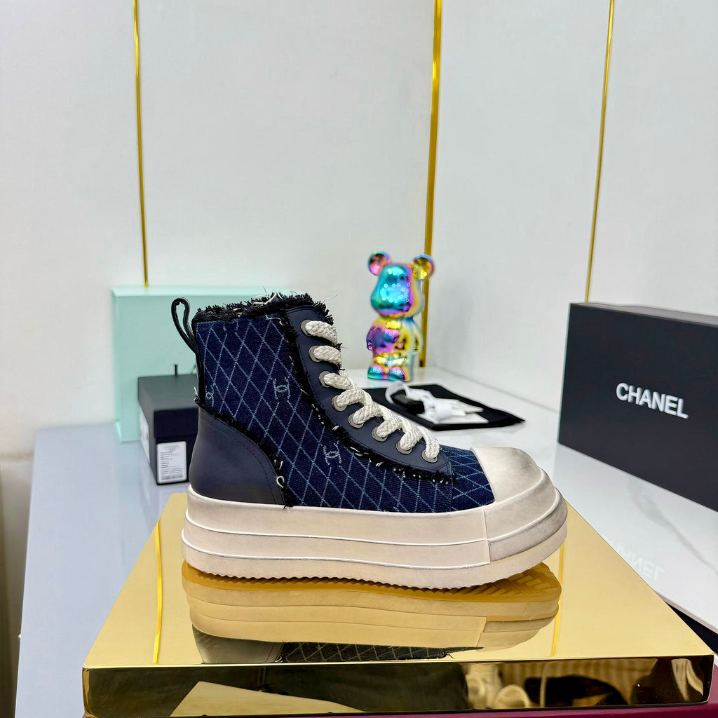 2105QC385Z Popular high-quality Boots