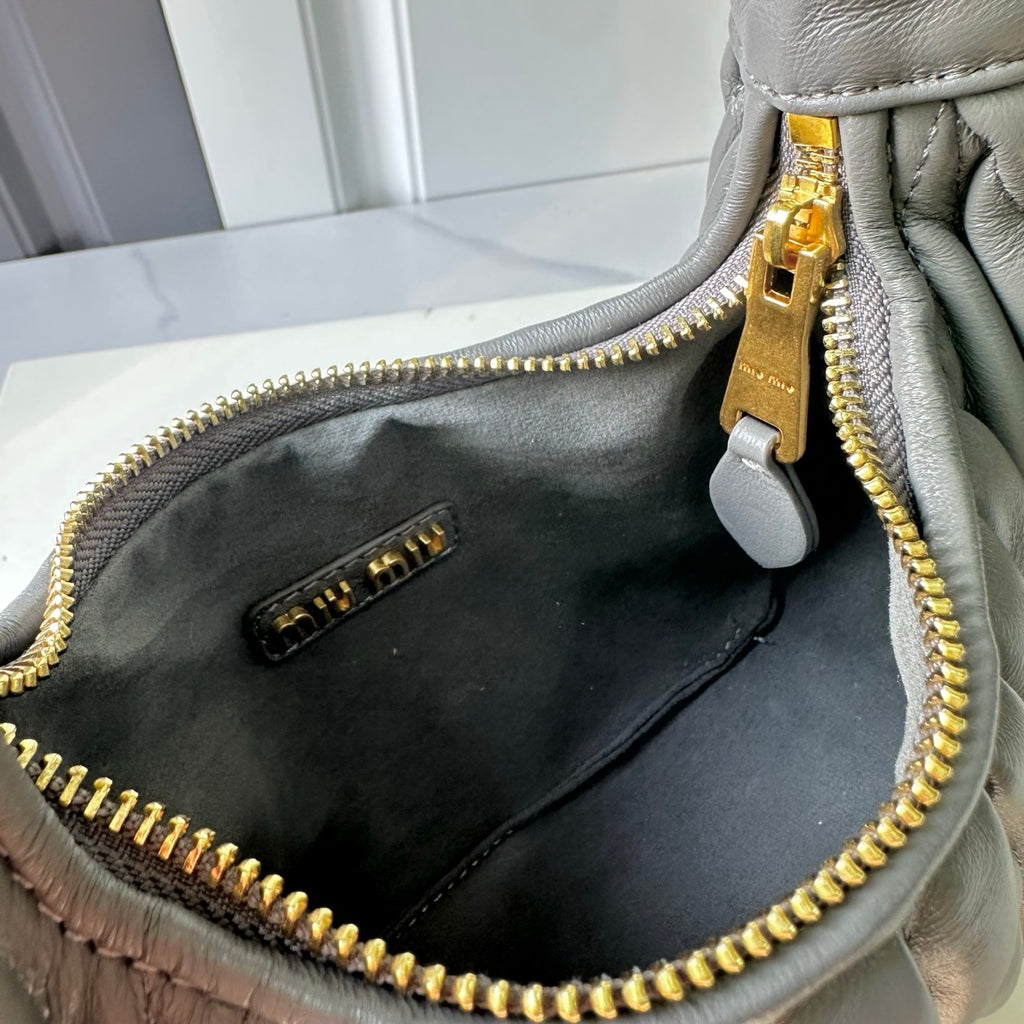 B1P46A118 Popular leather bag