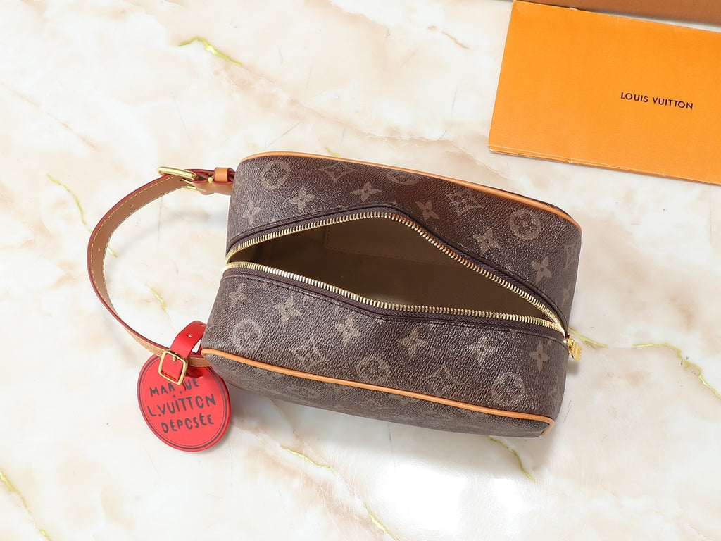 15RE69B  Popular   leather bag