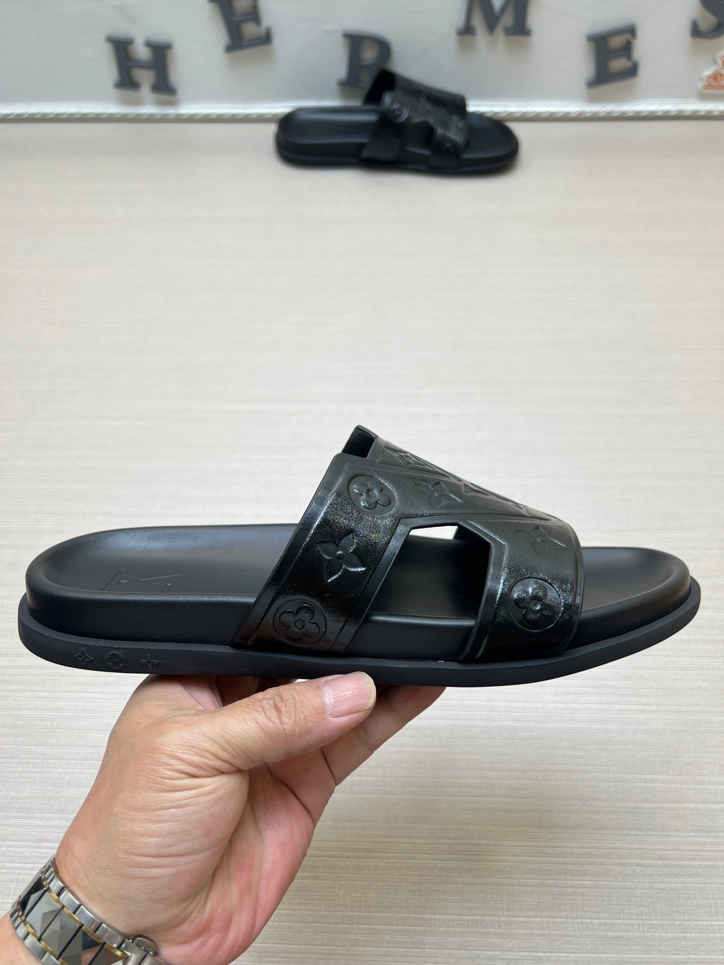 54E67Z Popular slippers