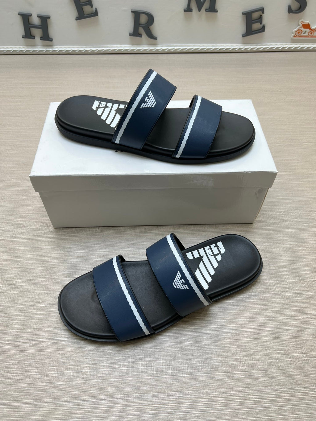 54A104Z Popular slippers