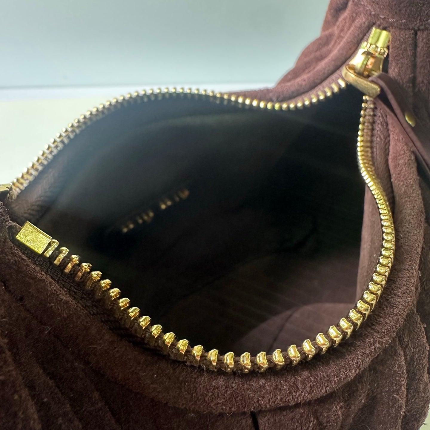 146PA117B Popular buckskin bag