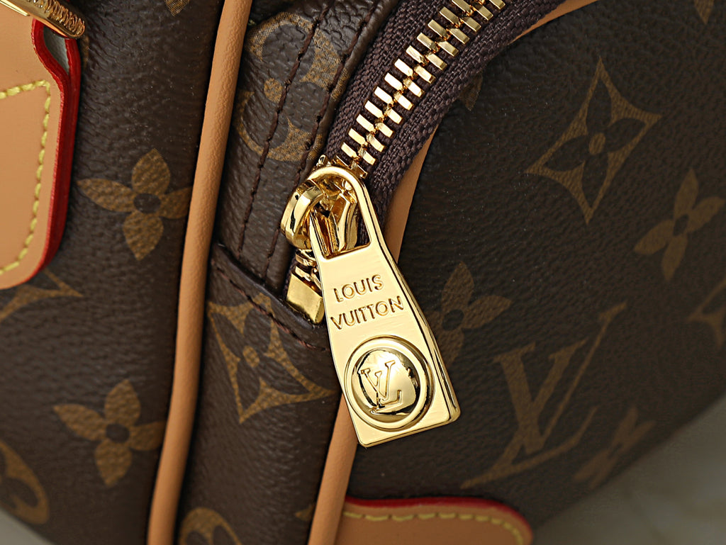 146PE108B Popular leather bag