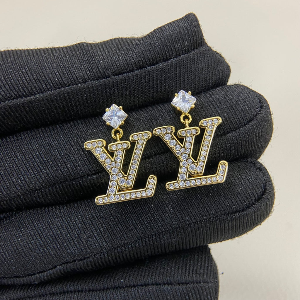 55ZE17E Popular Earrings