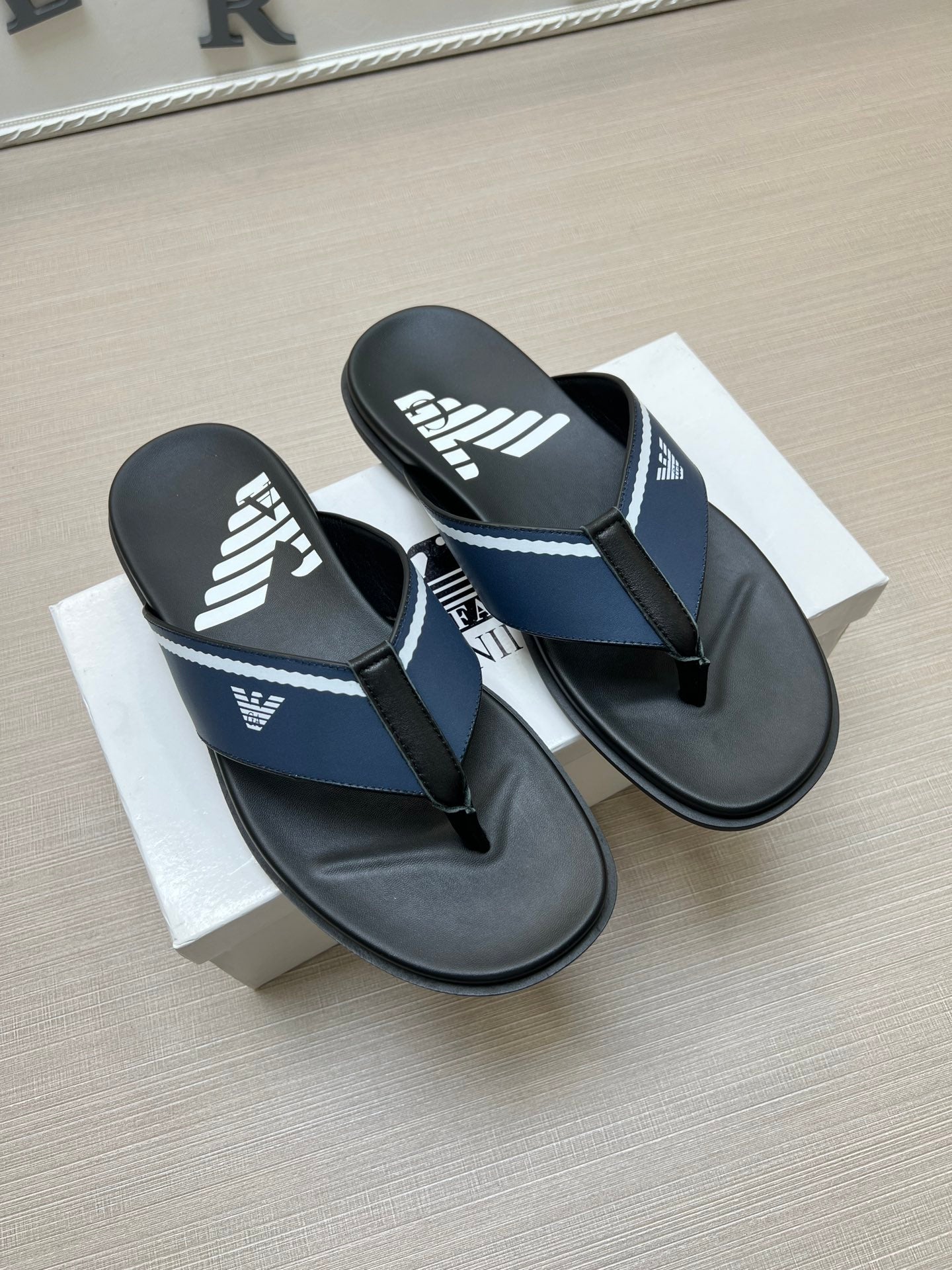 54A104Z Popular slippers