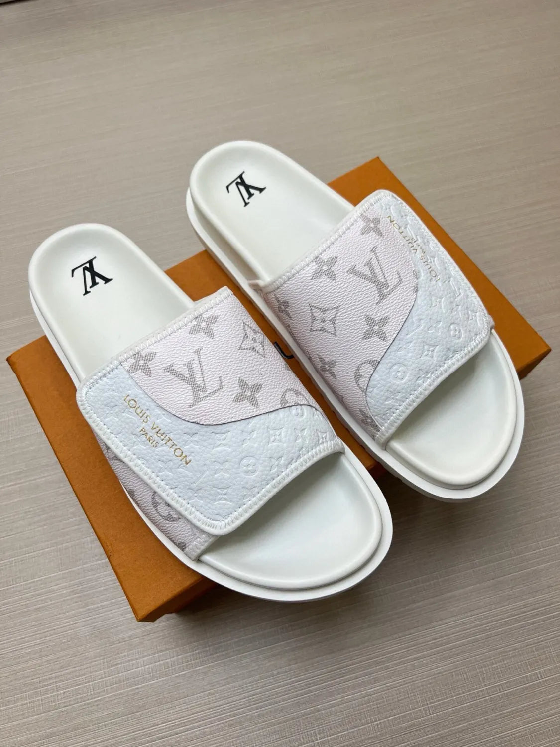 5WE250Z Popular Slippers