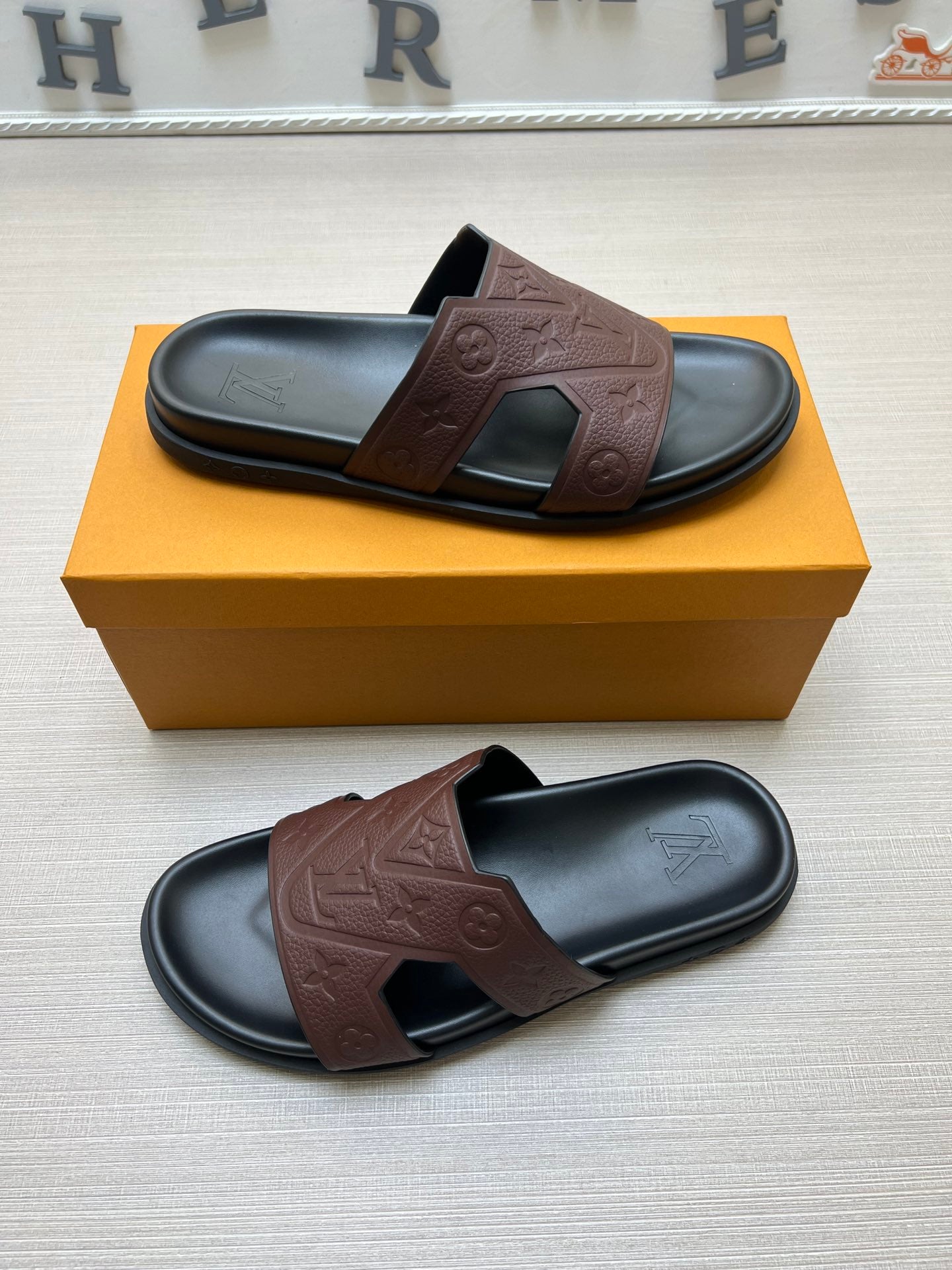54E68Z Popular slippers