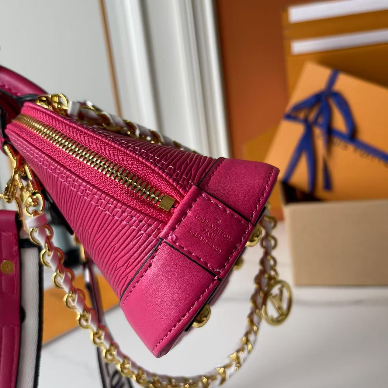 146PE95B Popular leather bag