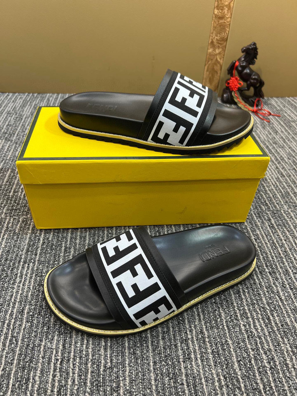5XF103Z Popular Slippers