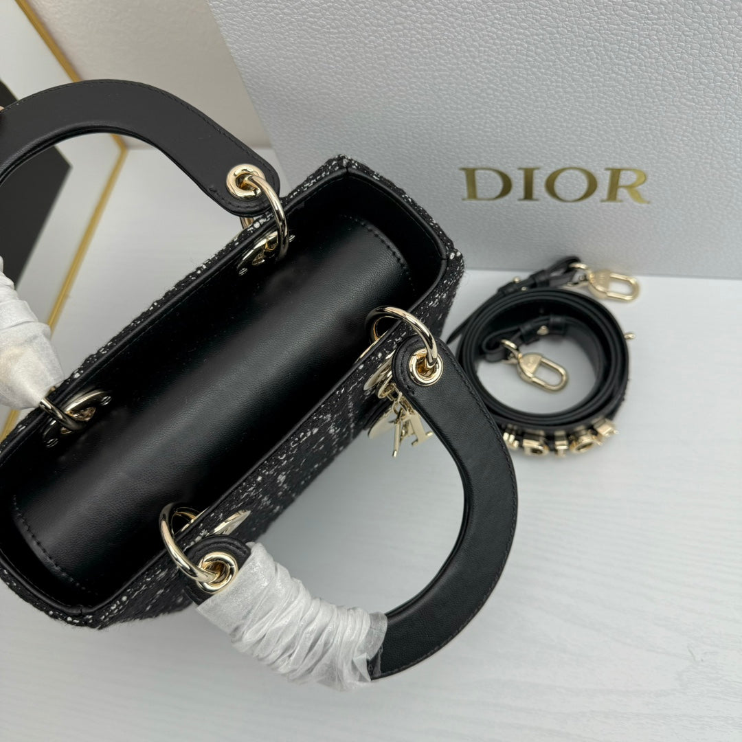 136ND25B Popular  Purse bag