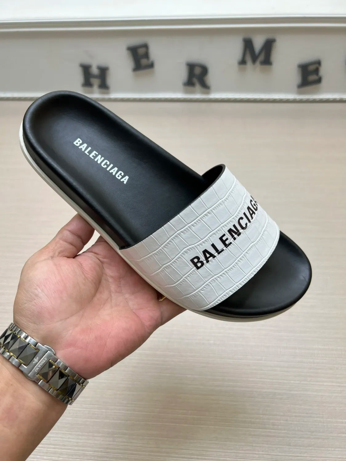 54J99Z Popular slippers