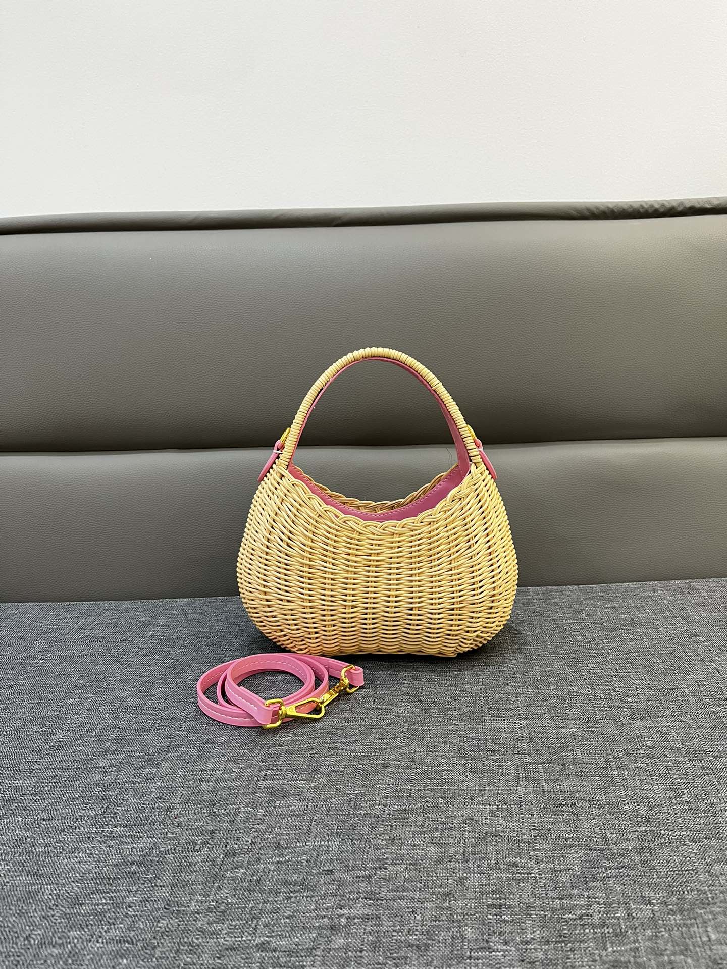 146PA119B Popular woven bag